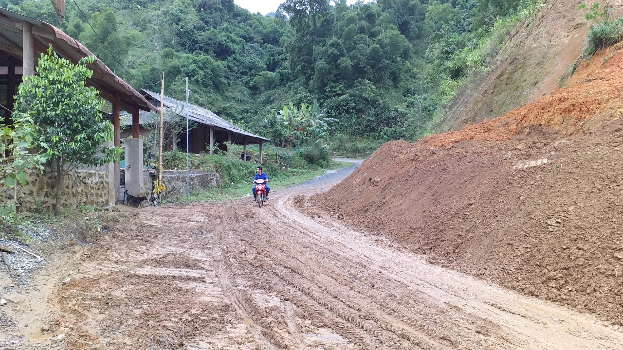 Khắc phục xong hai điểm sạt lở đường tỉnh lộ 530 